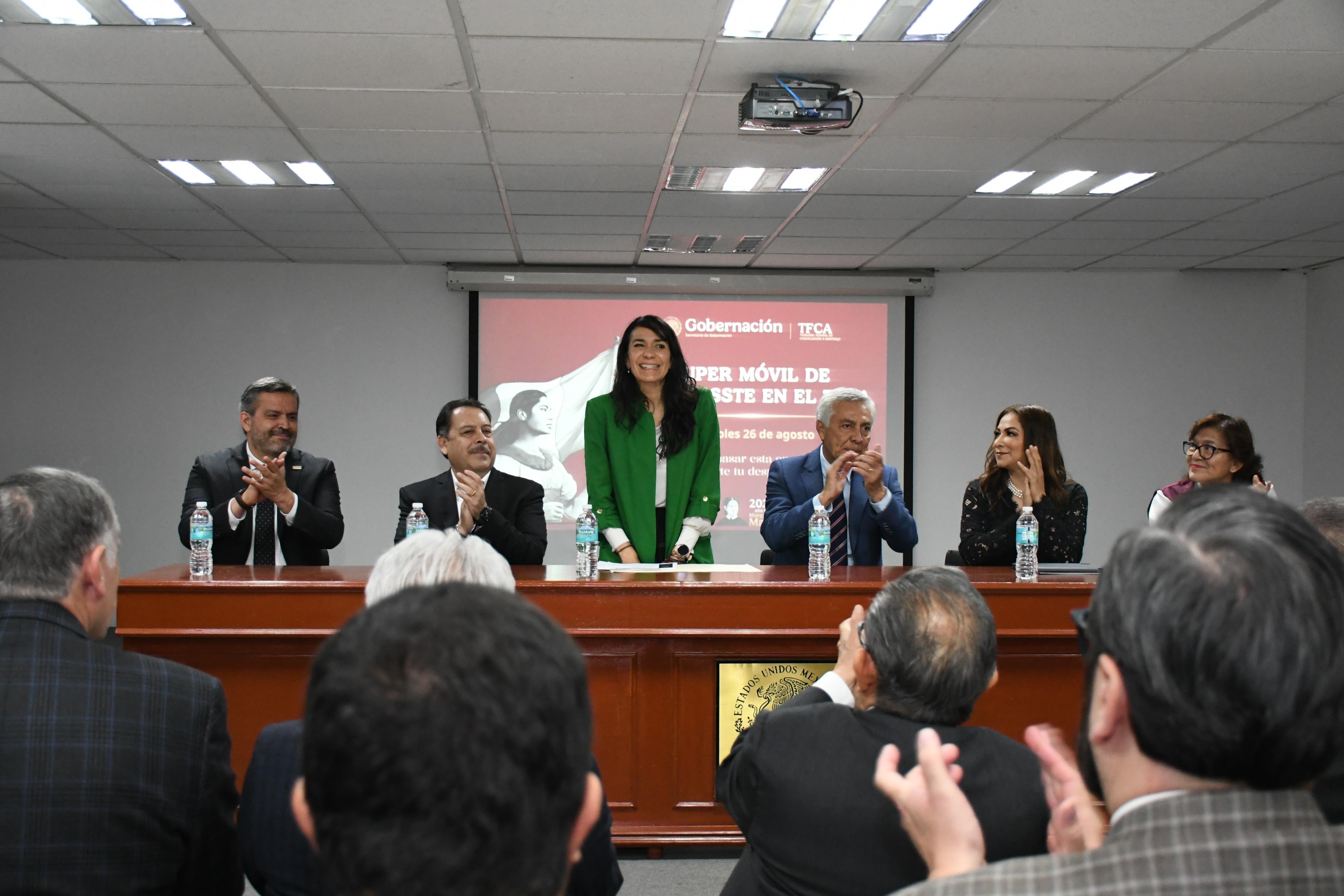 Inauguración de la Unidad Móvil de SuperISSSTE en el Tribunal Federal de Conciliación y Arbitraje